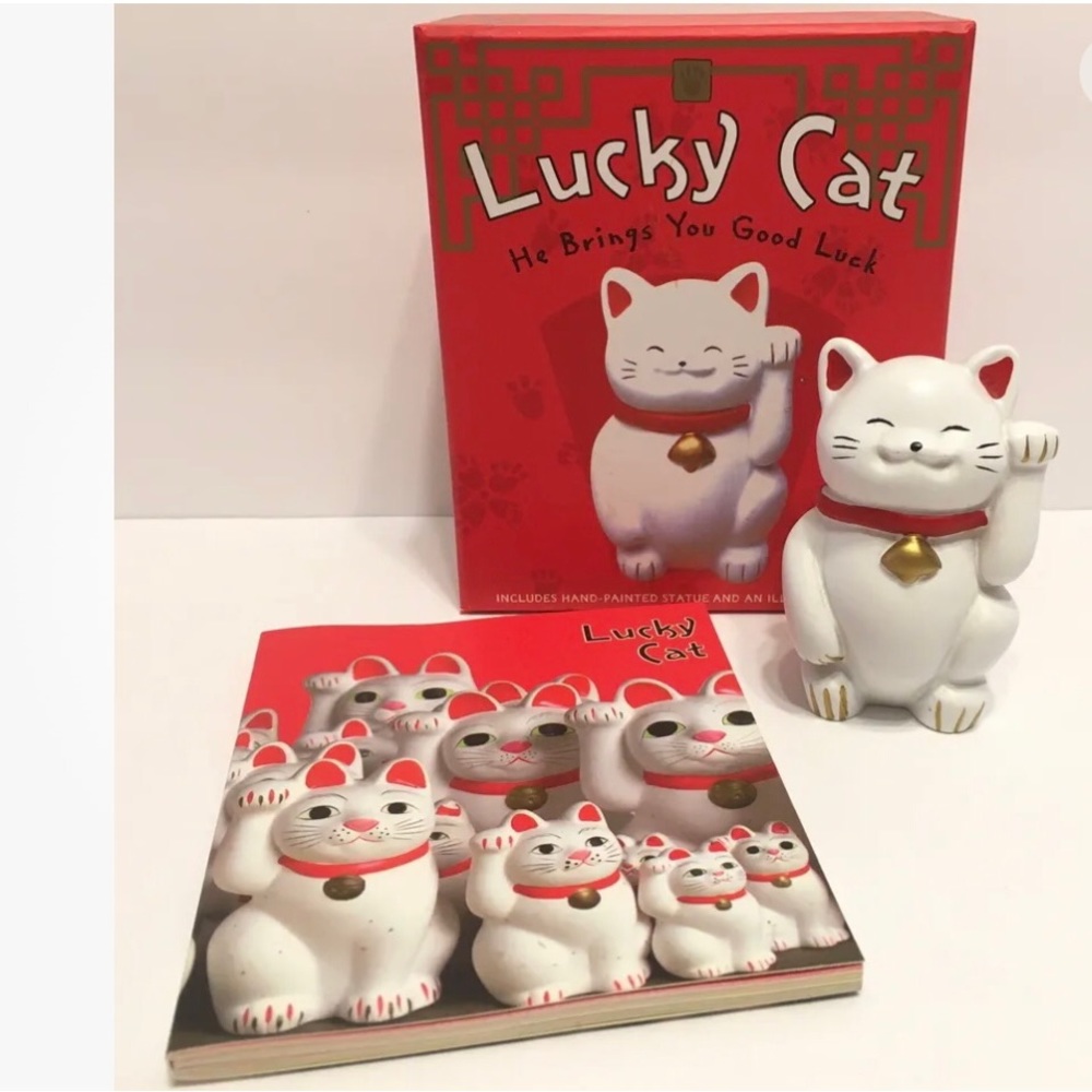 Chronicle book Lucky cat Figurine and booklet in box. He brings you good luck!